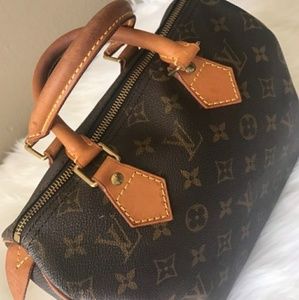 Authentic 🌸 Louis Vuitton Speddy